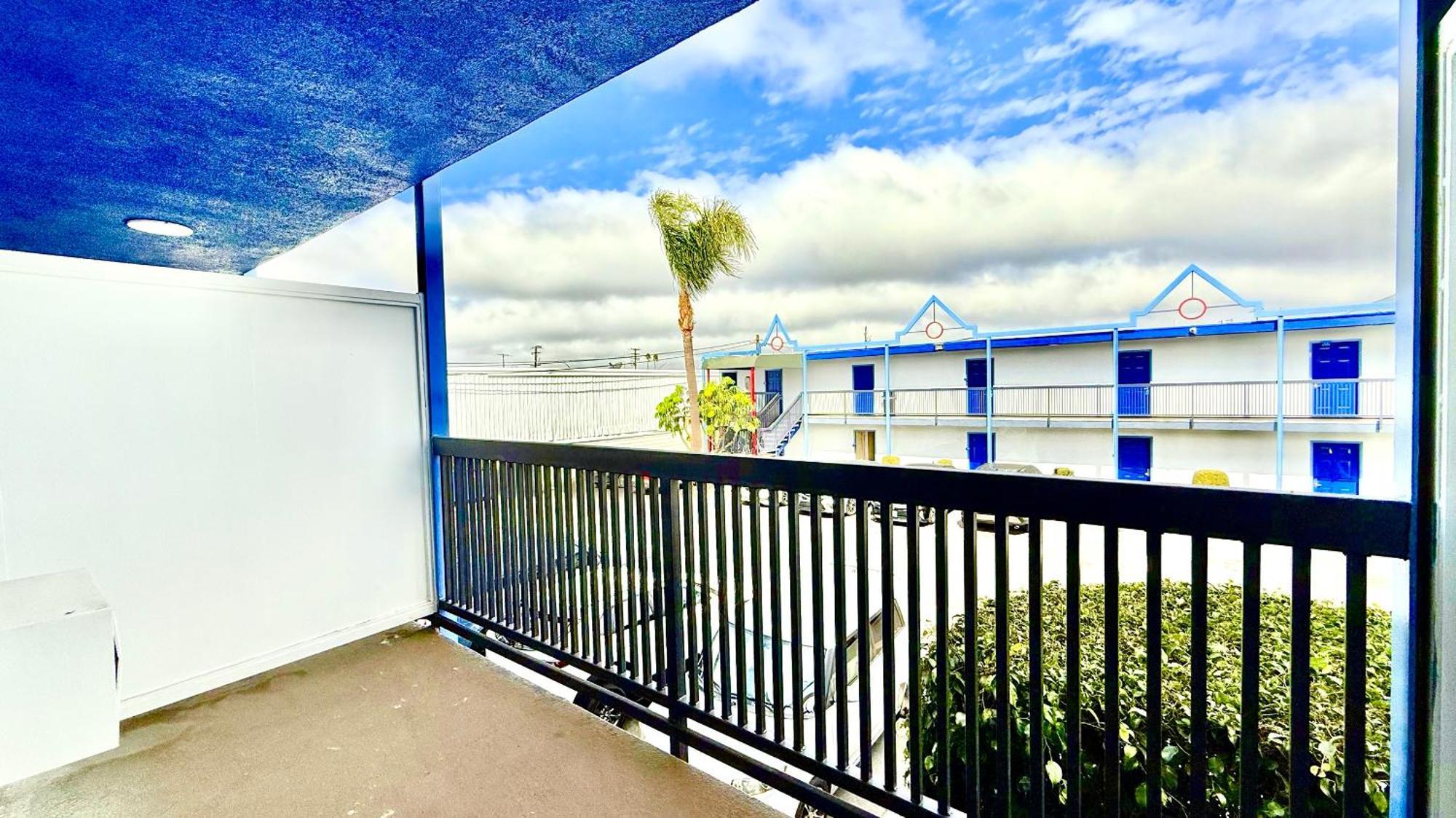 Days By Wyndham Angeles Lax/venicebch/marina Delray 2*