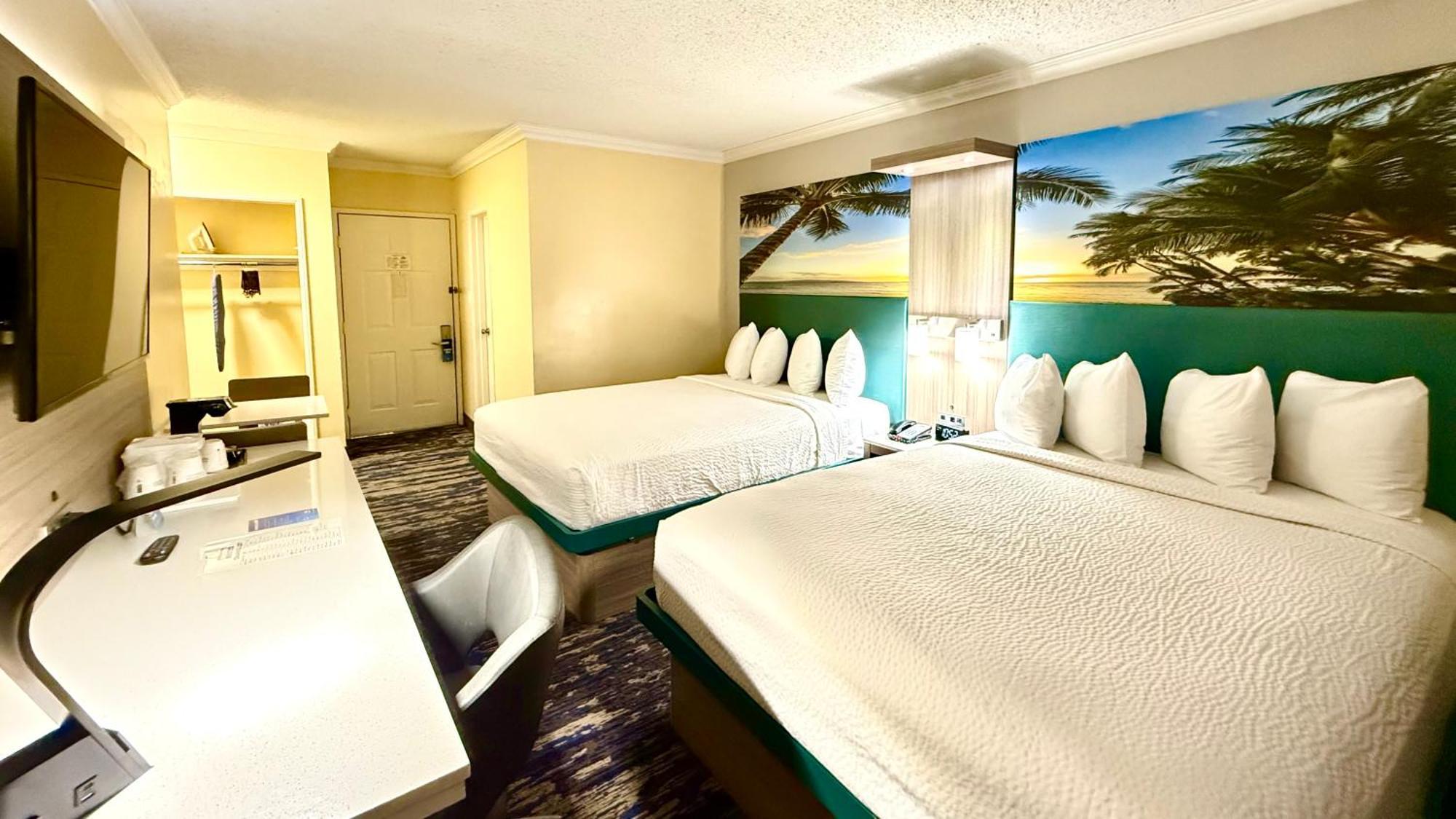 Hotel Days By Wyndham Angeles Lax/venicebch/marina Delray 2*