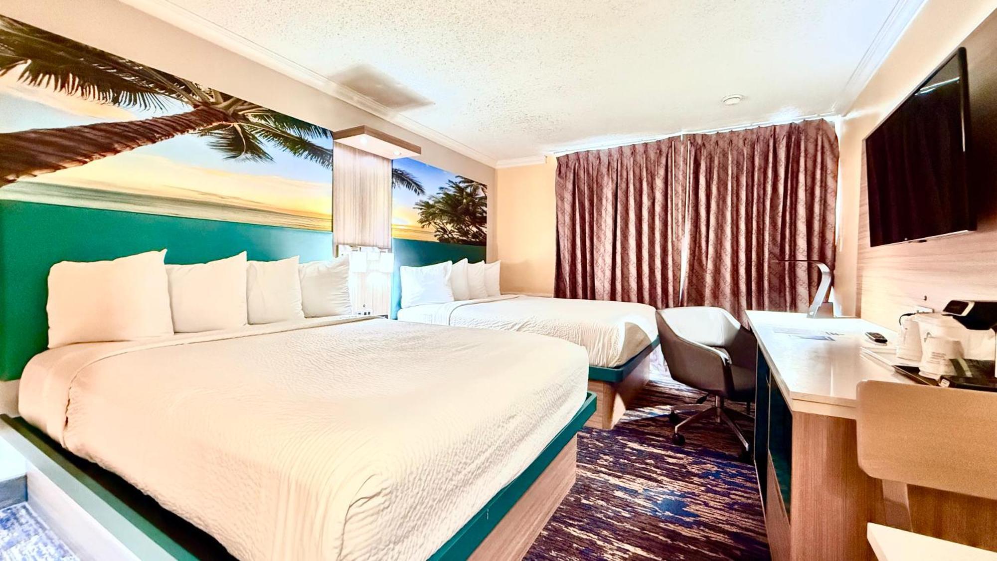Days By Wyndham Angeles Lax/venicebch/marina Delray 2*