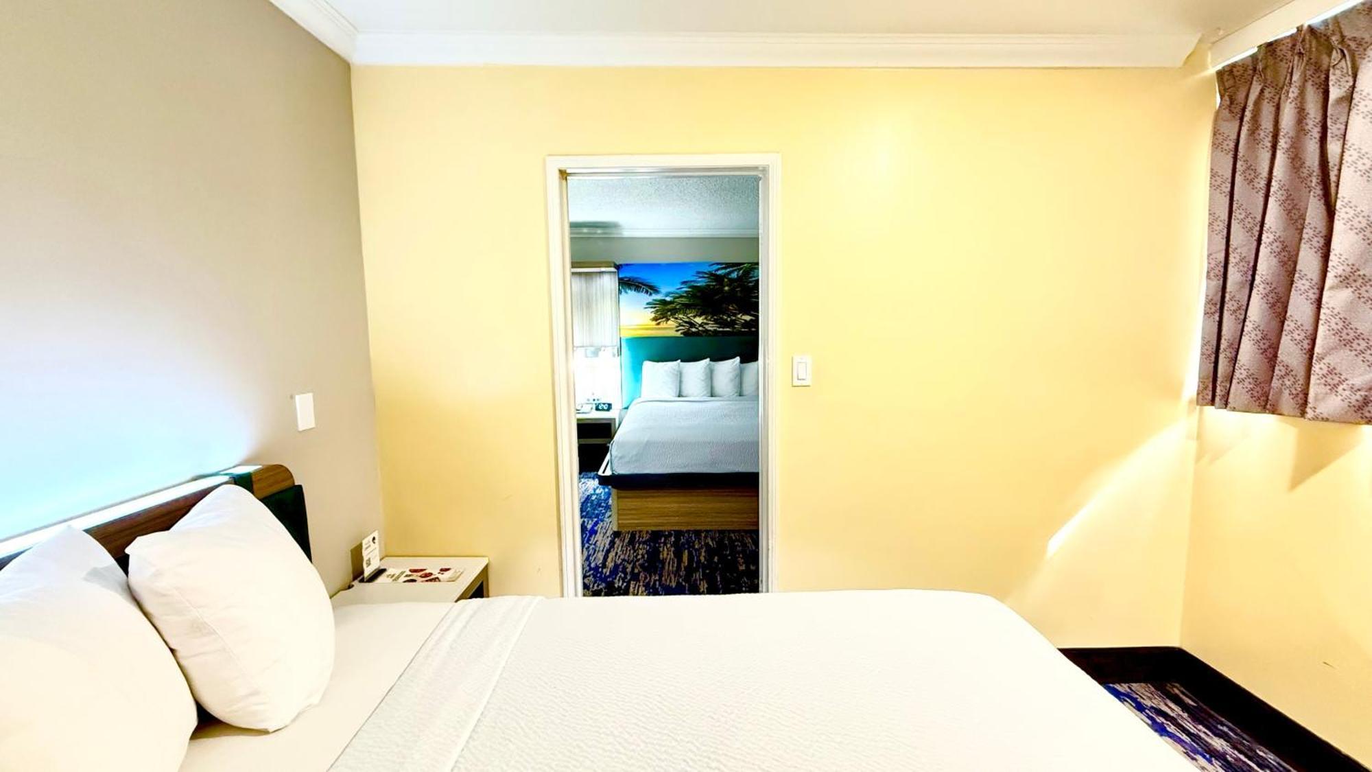 Days By Wyndham Angeles Lax/venicebch/marina Delray