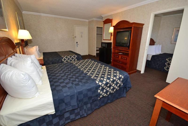 Hotel Days By Wyndham Angeles Lax/venicebch/marina Delray 2*